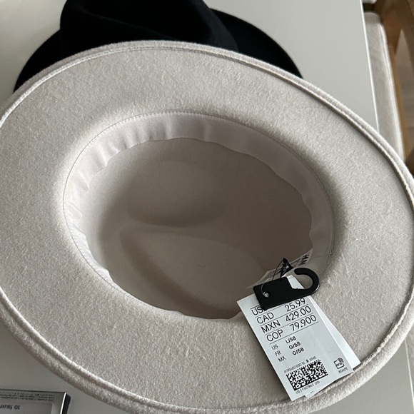H&M Black and Cream Women's Hats - Picture 2 of 5